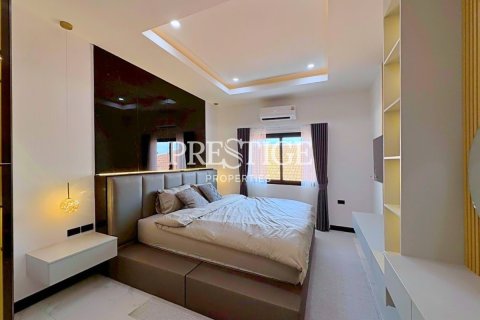 House in Pattaya, Thailand 4 bedrooms № 233244 - photo 17