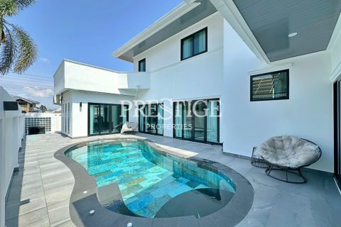 House in Pattaya, Thailand 4 bedrooms № 233244 - photo 29