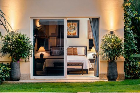Casa de 8 dormitorios en Pattaya, Tailandia № 180621 - foto 26