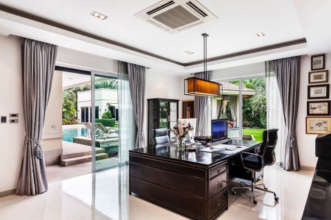 Casa de 8 dormitorios en Pattaya, Tailandia № 180621 - foto 21