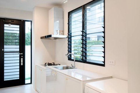 Casa de 4 dormitorios en Bangkok, Tailandia № 180619 - foto 15