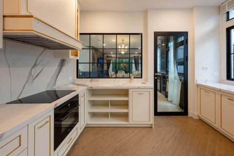 Casa de 4 dormitorios en Bangkok, Tailandia № 180619 - foto 10