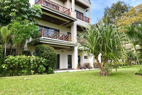 Condominio de 3 dormitorios en Hua Hin, Tailandia № 65818