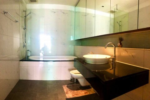 Condominio de 2 dormitorios en Bangkok, Tailandia № 65822 - foto 16