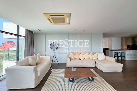 Condo à Pattaya, Thaïlande, 3 chambres № 197623 - photo 4