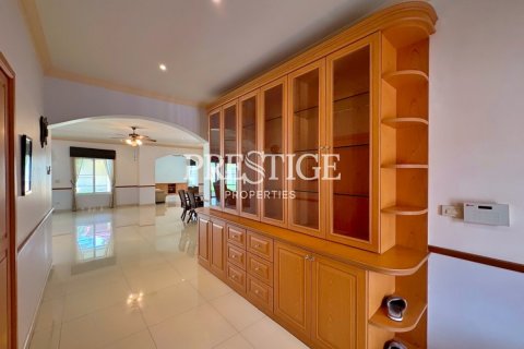 Maison à Pattaya, Thaïlande 4 chambres № 197626 - photo 6