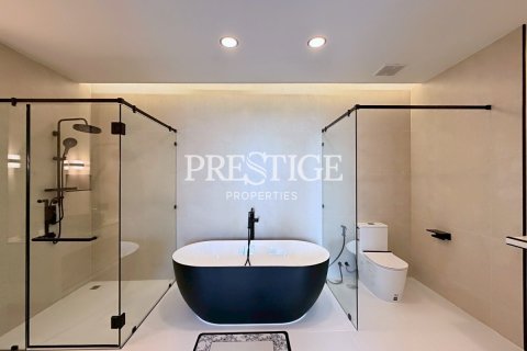 Condo in Pattaya, Thailand, 2 bedrooms № 197840 - photo 13