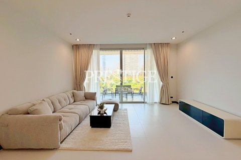Condo in Pattaya, Thailand, 2 bedrooms № 197840 - photo 2