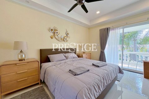 House in Pattaya, Thailand 5 bedrooms № 197838 - photo 21