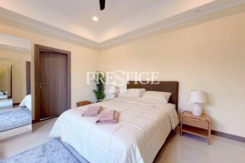 House in Pattaya, Thailand 5 bedrooms № 197838 - photo 11