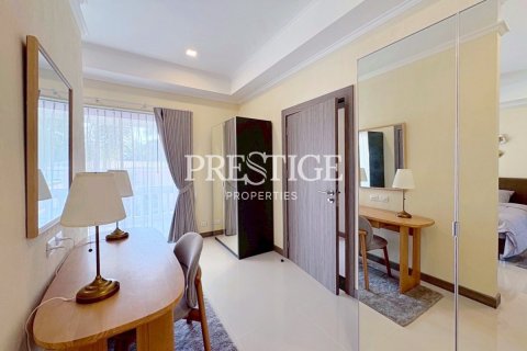 House in Pattaya, Thailand 5 bedrooms № 197838 - photo 19