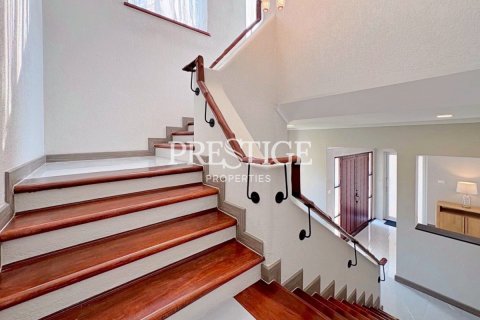 House in Pattaya, Thailand 5 bedrooms № 197838 - photo 15