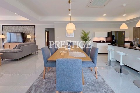 House in Pattaya, Thailand 5 bedrooms № 197838 - photo 8