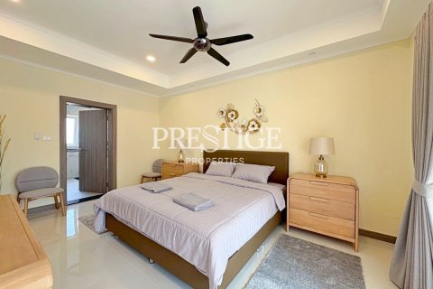 House in Pattaya, Thailand 5 bedrooms № 197838 - photo 22