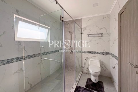 House in Pattaya, Thailand 5 bedrooms № 197839 - photo 29