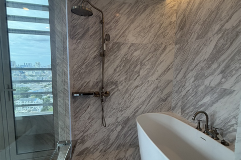 Condo in Bangkok, Thailand, 2 bedrooms № 233556 - photo 5