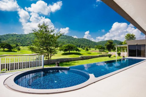 Chalet de 5 dormitorios en Hua Hin, Tailandia № 115203 - foto 9