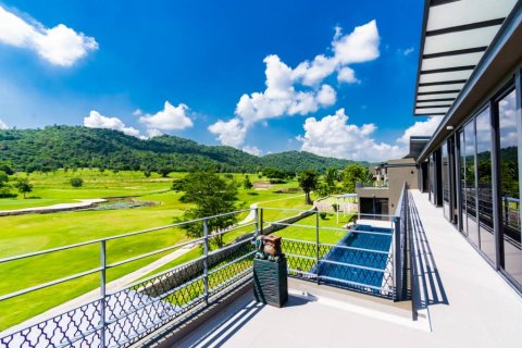 Chalet de 5 dormitorios en Hua Hin, Tailandia № 115203 - foto 10