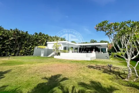Chalet de 4 dormitorios en Nai Harn Beach, Tailandia № 190749 - foto 3