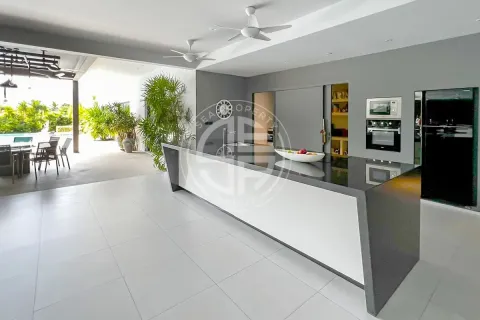Chalet de 4 dormitorios en Nai Harn Beach, Tailandia № 190749 - foto 5