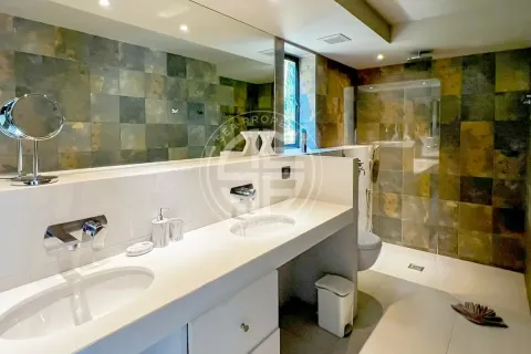 Chalet de 4 dormitorios en Nai Harn Beach, Tailandia № 190749 - foto 12
