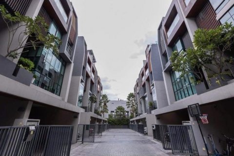 Condo à Watthana, Bangkok, Thaïlande, 3 chambres № 133924 - photo 27
