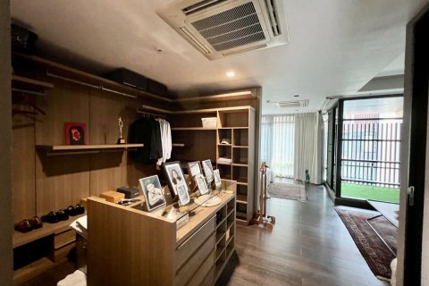 Condo à Watthana, Bangkok, Thaïlande, 3 chambres № 133924 - photo 18