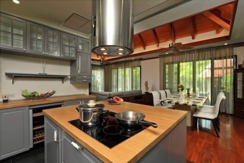Chalet de 4 dormitorios en Rawai, Tailandia № 133925 - foto 6