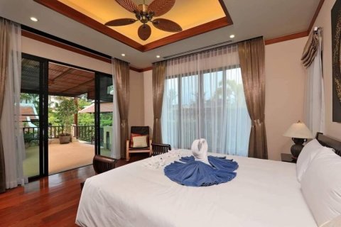 Chalet de 4 dormitorios en Rawai, Tailandia № 133925 - foto 4
