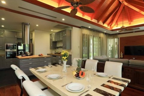 Chalet de 4 dormitorios en Rawai, Tailandia № 133925 - foto 7