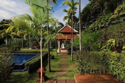 Chalet de 4 dormitorios en Rawai, Tailandia № 133925 - foto 12