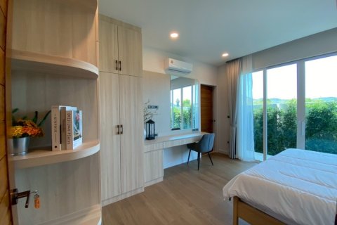 Chalet de 3 dormitorios en Hua Hin, Tailandia № 168307 - foto 20