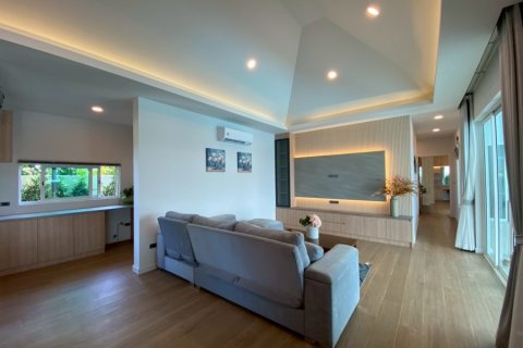 Chalet de 3 dormitorios en Hua Hin, Tailandia № 168307 - foto 9