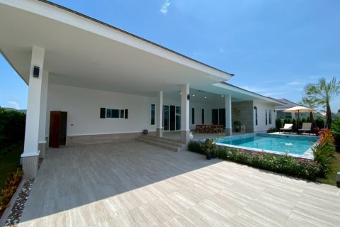 Chalet de 3 dormitorios en Hua Hin, Tailandia № 168307 - foto 27