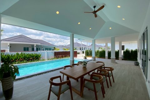 Chalet de 3 dormitorios en Hua Hin, Tailandia № 168307 - foto 4