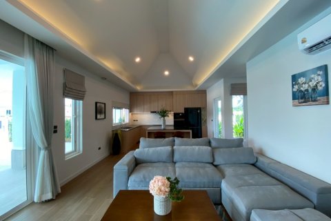 Chalet de 3 dormitorios en Hua Hin, Tailandia № 168307 - foto 8