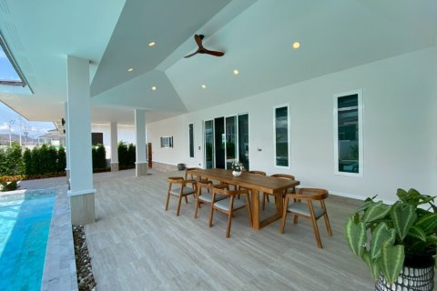 Chalet de 3 dormitorios en Hua Hin, Tailandia № 168307 - foto 5