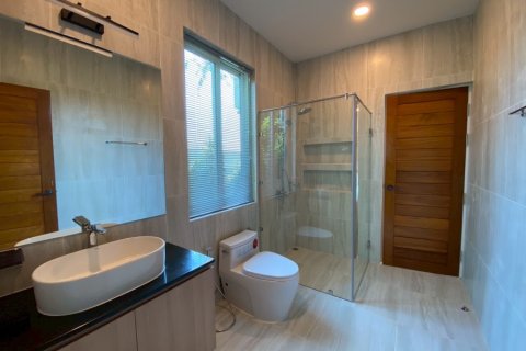 Chalet de 3 dormitorios en Hua Hin, Tailandia № 168307 - foto 24