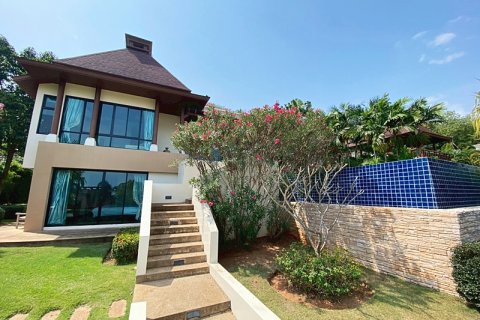 Chalet de 3 dormitorios en Hua Hin, Tailandia № 168274 - foto 4