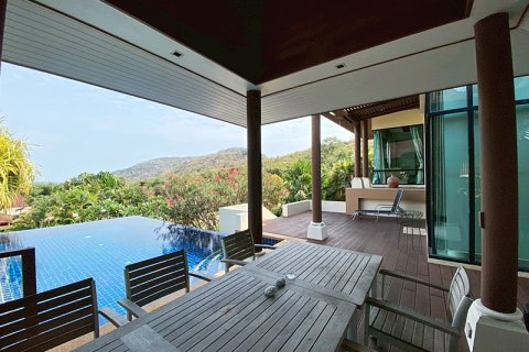 Chalet de 3 dormitorios en Hua Hin, Tailandia № 168274 - foto 10