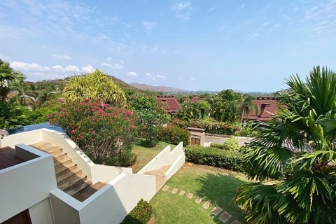 Chalet de 3 dormitorios en Hua Hin, Tailandia № 168274 - foto 3