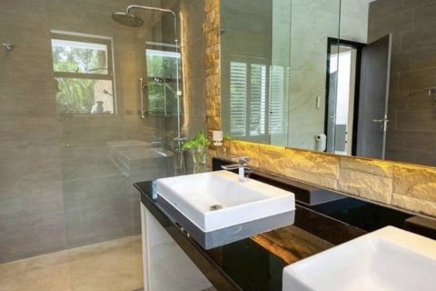 Chalet de 4 dormitorios en Cha-am, Tailandia № 152497 - foto 6