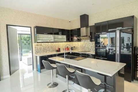 Chalet de 4 dormitorios en Cha-am, Tailandia № 152497 - foto 3