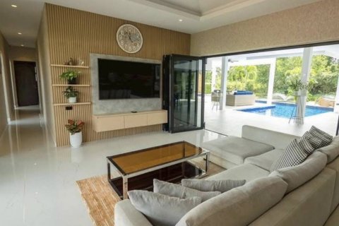 Chalet de 4 dormitorios en Cha-am, Tailandia № 152497 - foto 2