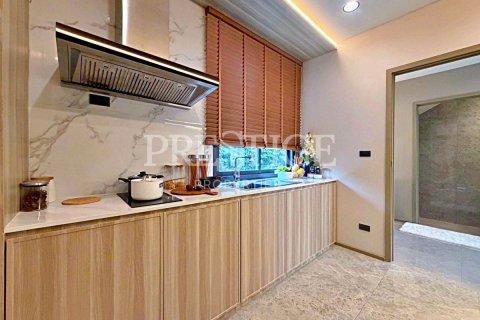 Casa de 4 dormitorios en Pattaya, Tailandia № 233445 - foto 7