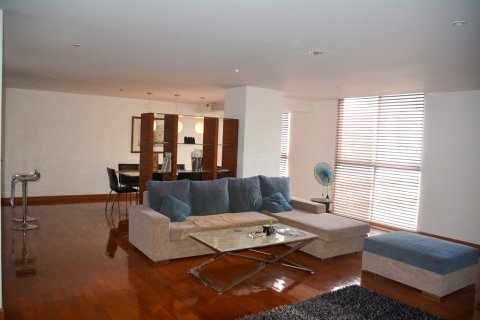 Condominio de 3 dormitorios en Bangkok, Tailandia № 66171 - foto 4