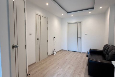 Apartamento de 2 habitaciones en Pattaya, Tailandia № 205870 - foto 2