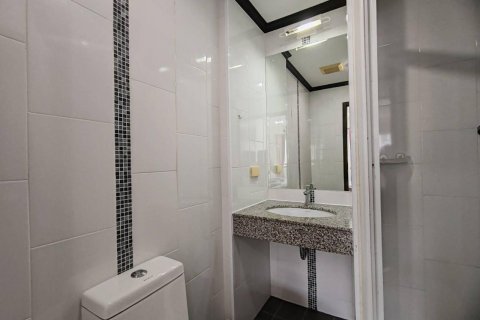 Apartamento de 3 habitaciones en Pattaya, Tailandia № 205871 - foto 20