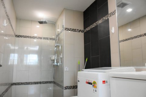 Apartamento de 2 habitaciones en Pattaya, Tailandia № 205869 - foto 10