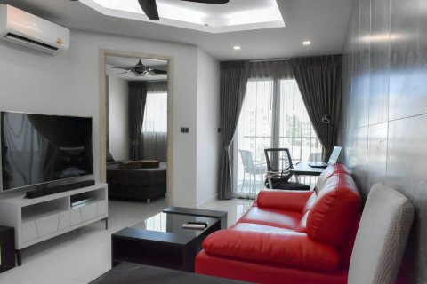 Apartamento de 2 habitaciones en Pattaya, Tailandia № 205869 - foto 2